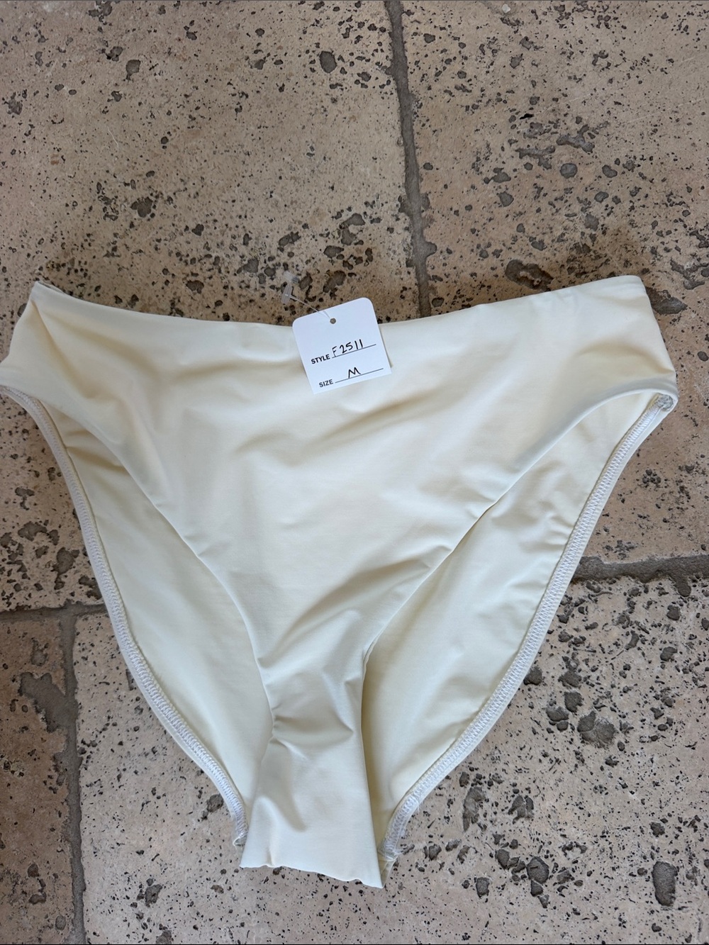 NEW BONDI BORN poppy bikini bottom in porcelain off white cream M
